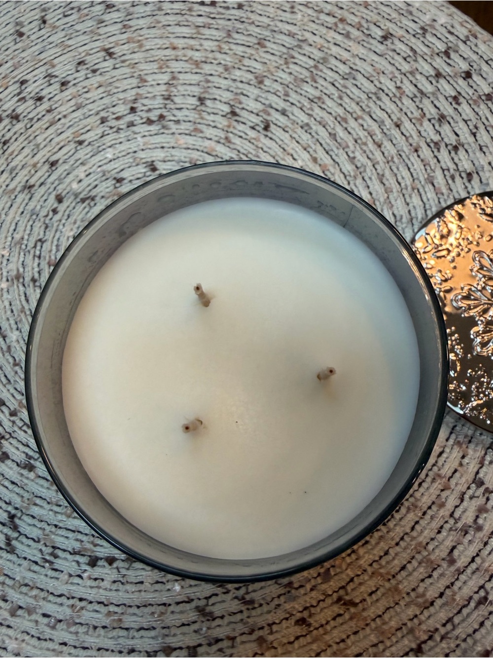 Bath & Body Works Lavender & Pine Soy 3 Wick Candle Holiday NWT - Picture 2 of 4